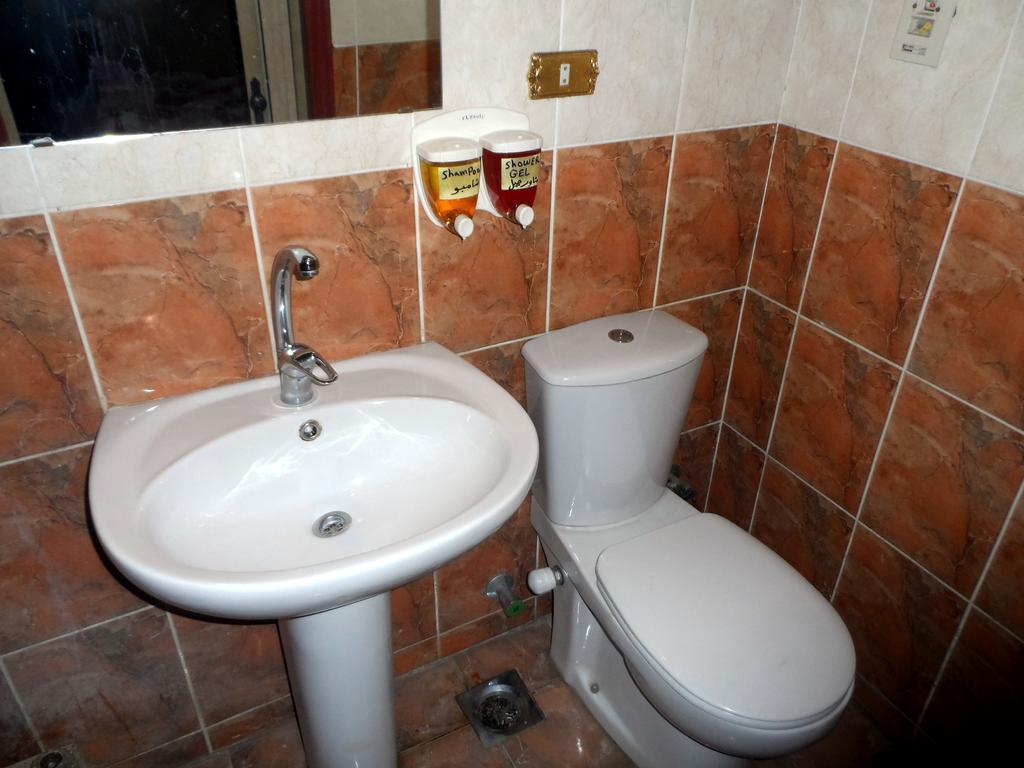 Tweepersoonskamer met Gedeelde Badkamer