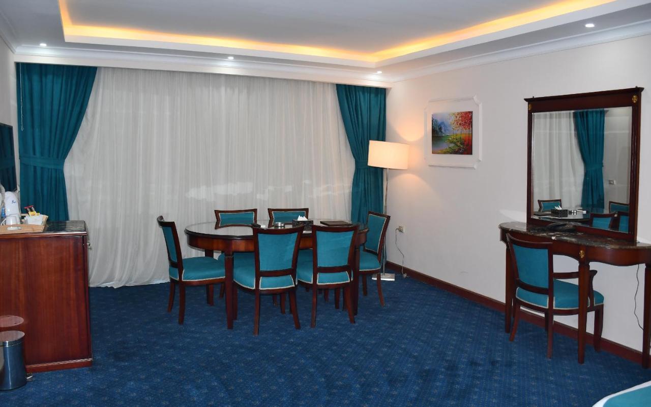 Executive Suite,1161564894:JPEG