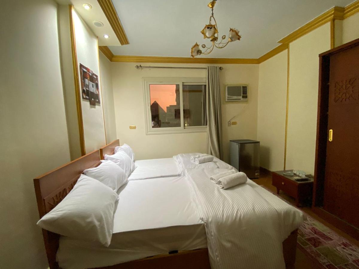 Doppel-/Zweibettzimmer mit Gemeinschaftsbad