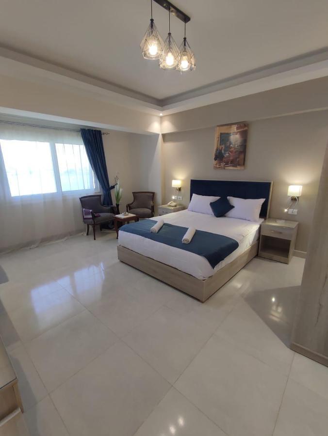 Junior Suite,1466326136:JPEG