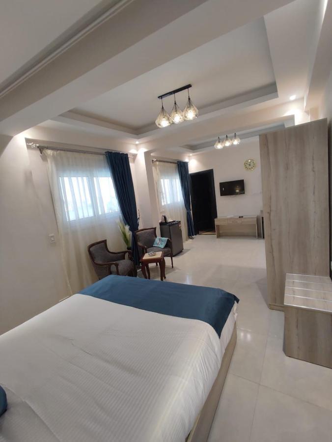 Single Room Lake View,1466324129:JPEG