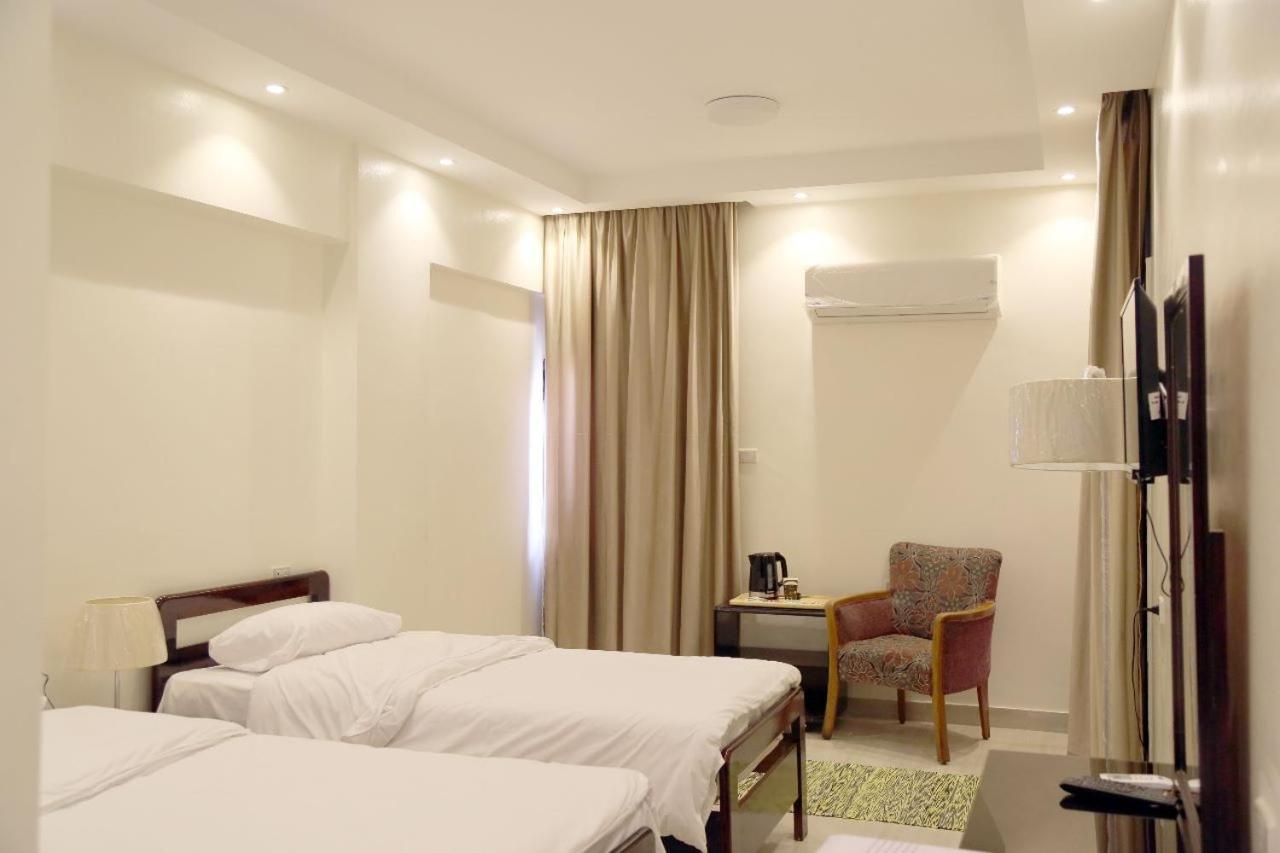 Standard Single Room,1480433456:JPEG