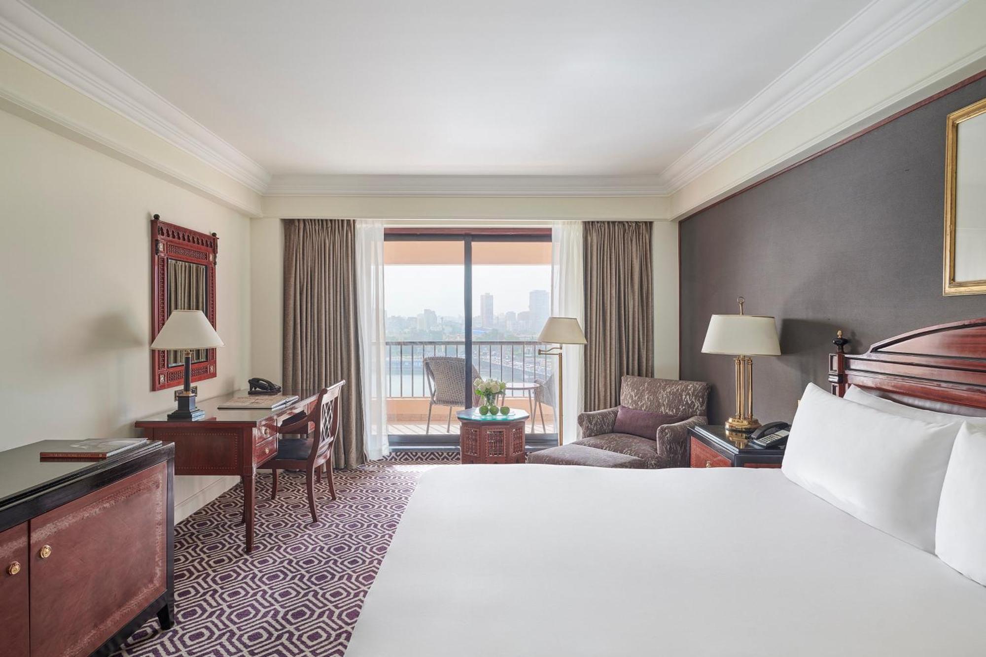 Deluxe King Room City View