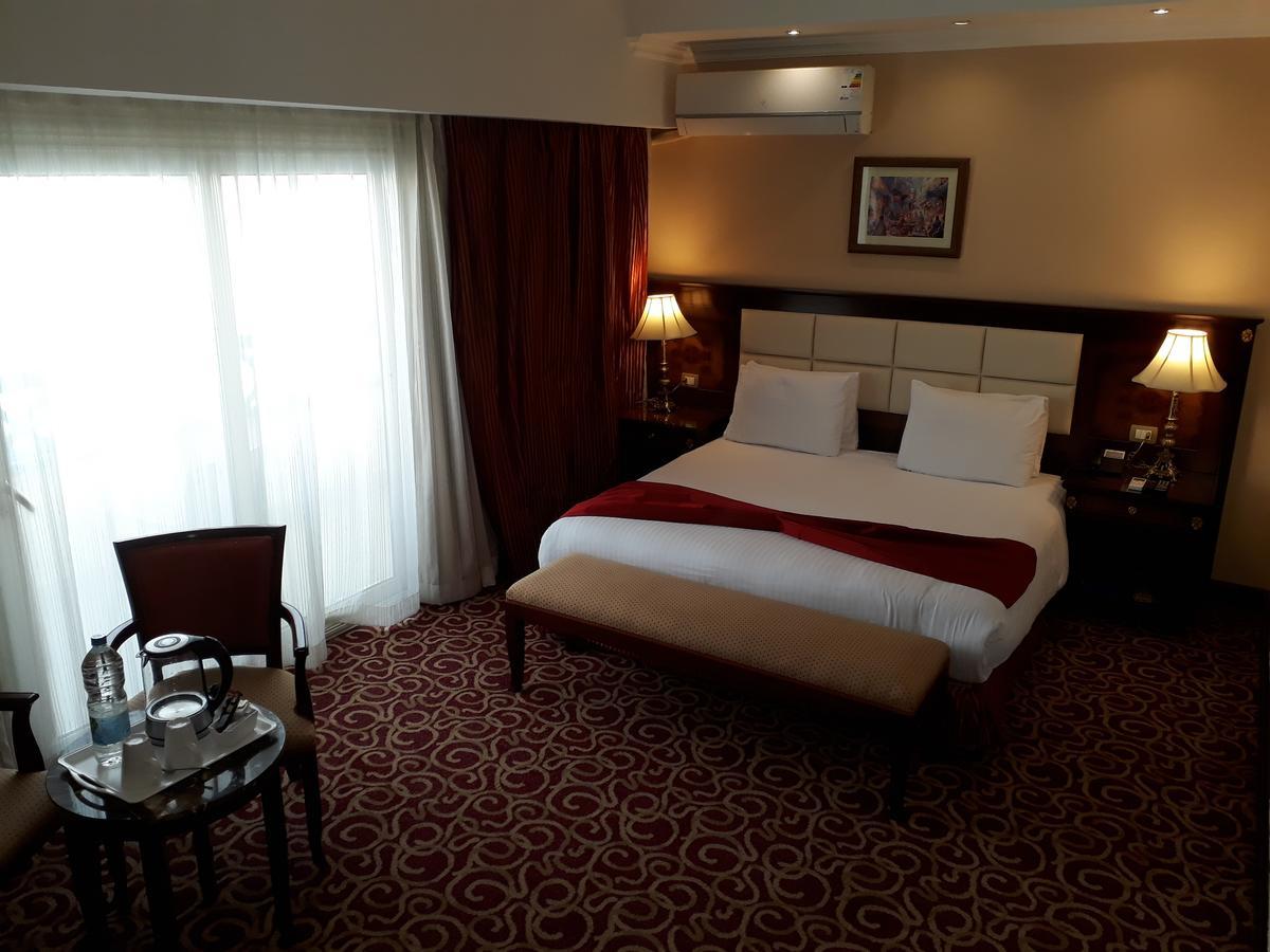 Deluxe King Room,613430060:JPEG