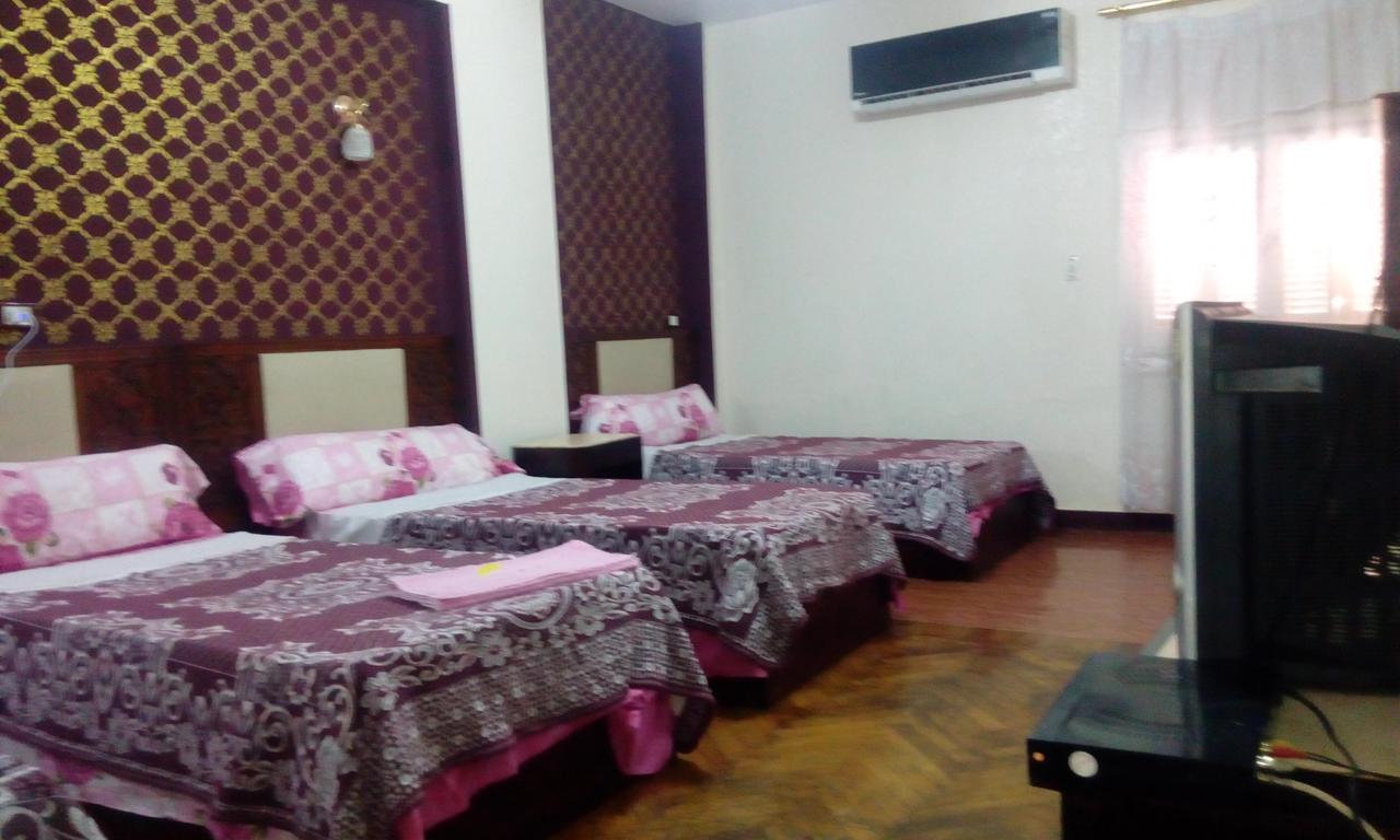 Family Room,925644118:JPEG