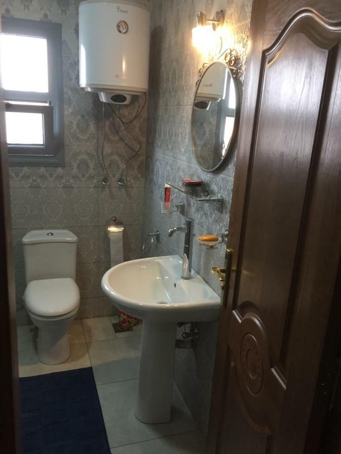 Single Room Shared Shower Toilet,866747051:JPEG