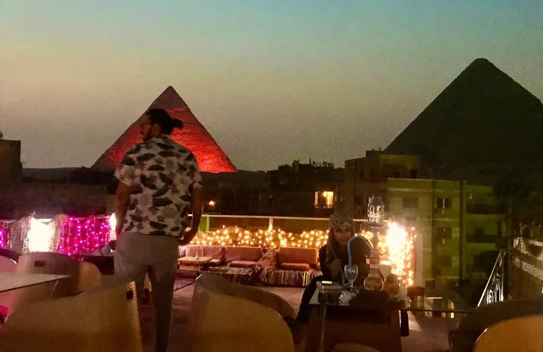 Carpet Alaadein Pyramids View-1