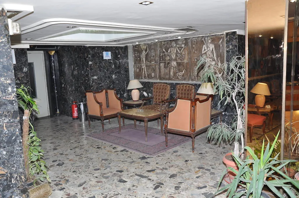Caesars Palace Apartments-1