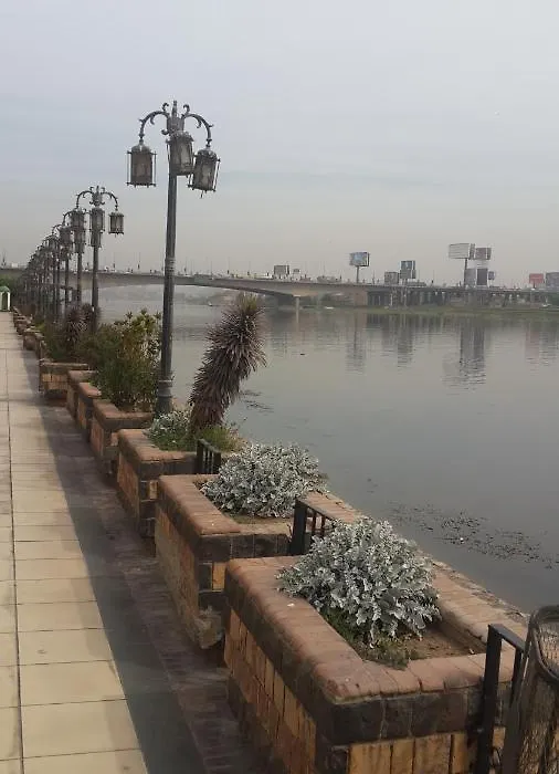 شقه مفروشه للايجار كمبوند أبراج الخليج-1