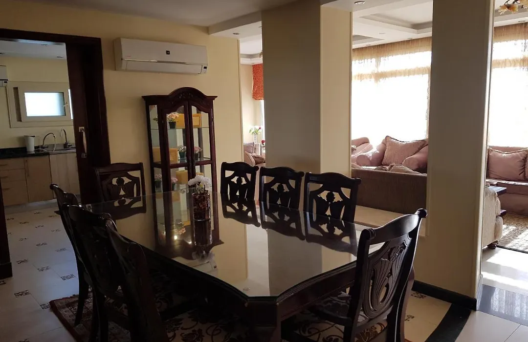 3Br - 300M2 - Golf-Overlooking Luxurious Penthouse-1