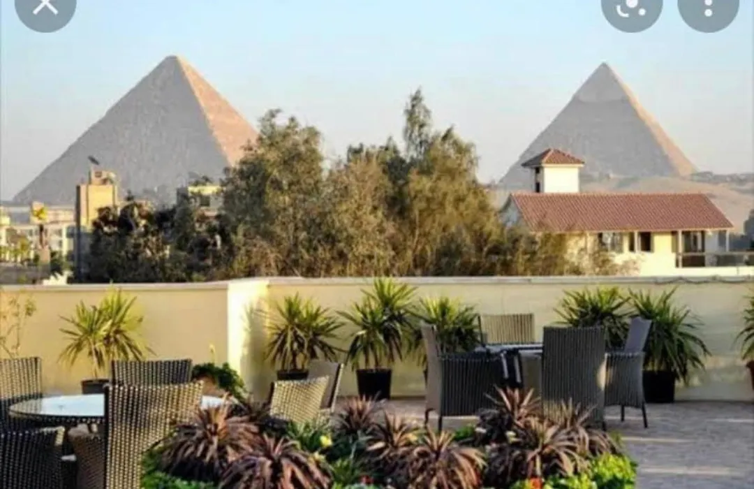 Hours Pyramids View-1