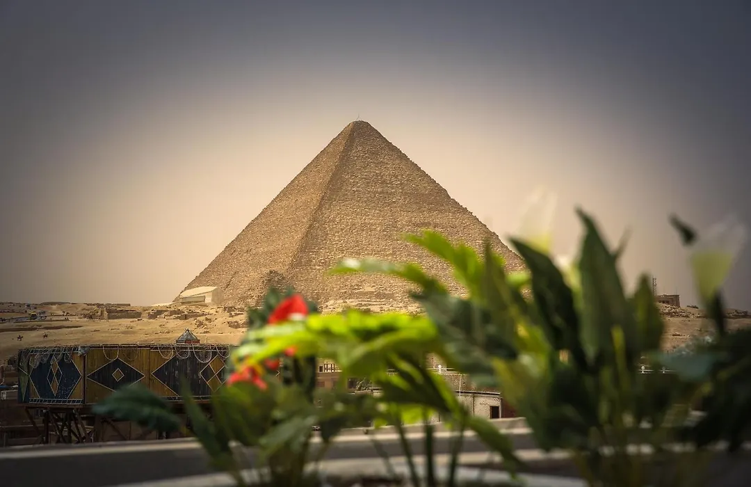 Queen Pyramids View Inn-1