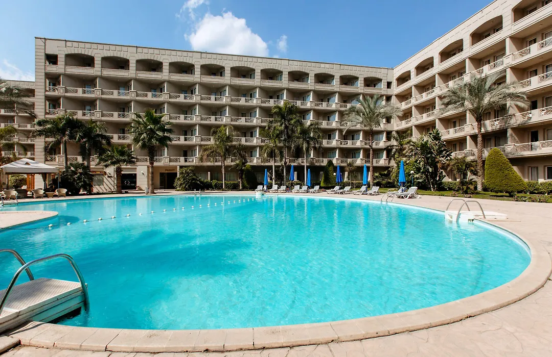 Grand Pyramids Hotel-1