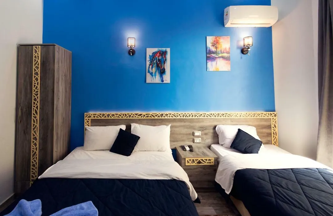 Australian Deluxe Hostel-1