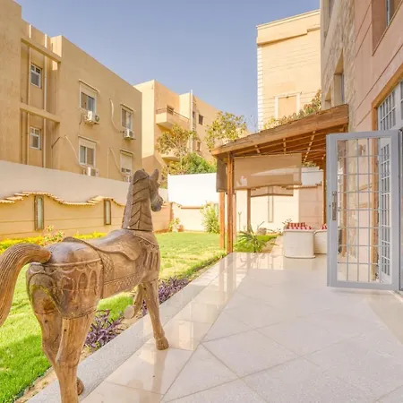Spacious Garden Duplex Near Jw Marriott-3