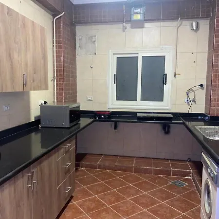 3 Room Apartment At Fifth Settlement With Hot Tub-3