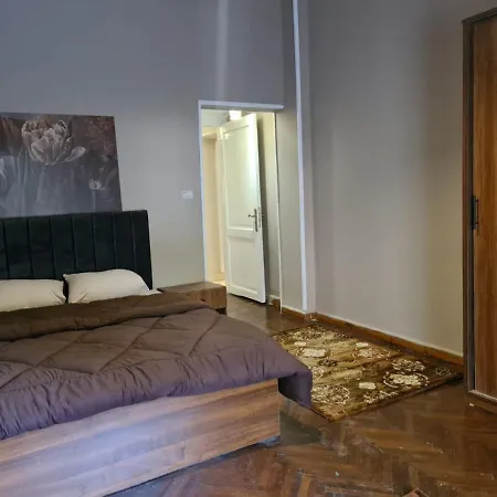 Modern Apartment With Private Entrance And Garden View For Families And Friends-2