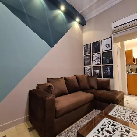 Modern Apartment With Private Entrance And Garden View For Families And Friends-3