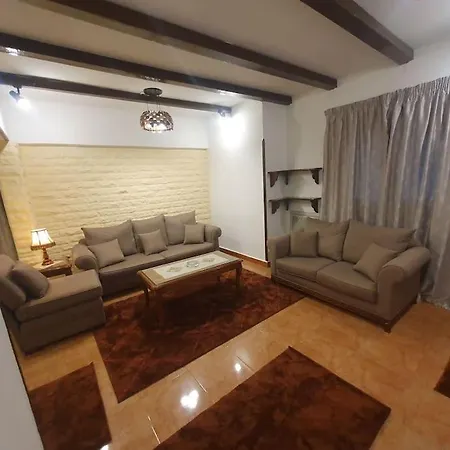 Cozzy Home With Private Entrance-2