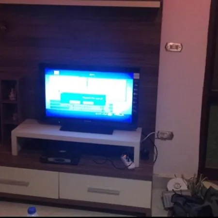 Small Apartment With Garden-2