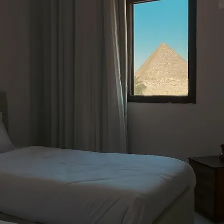 Sphinx Pyramids View Apartment-2