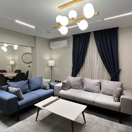 Luxury Apartment El Mohandessen-2