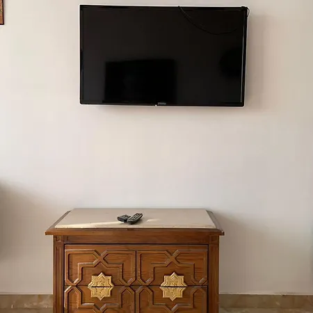 Full Pyramids View Apartment With Balcony For 8 P-2