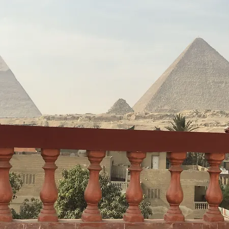 3 Pyramids View Inn-2