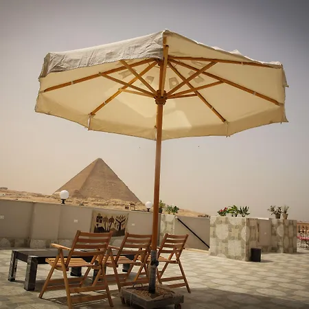 Queen Pyramids View Inn-3