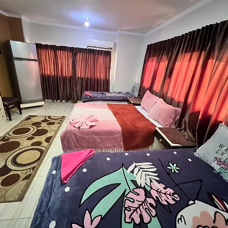 Isis Hostel 2-3