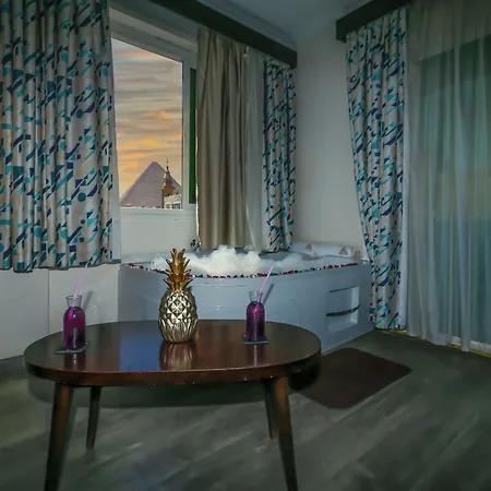 Pyramid Edge Hotel & Exclusive Pyramids View Rooftop-2