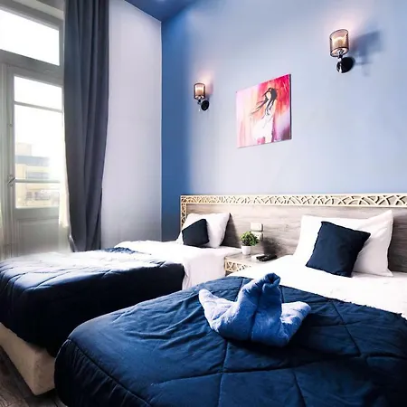 Australian Deluxe Hostel-2