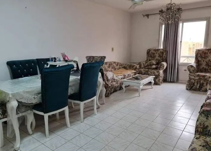Single Bedroom In A Shared Apartment Girls Only Hosting Family Le Caire
