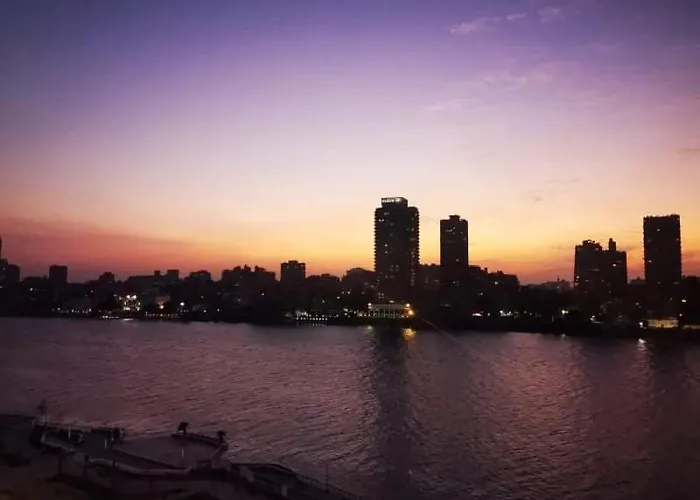 شقه فندقيه جناح يطل علي نهر النيل بجوار فندق فيرمونت Cairo que aceita animais de estimação
