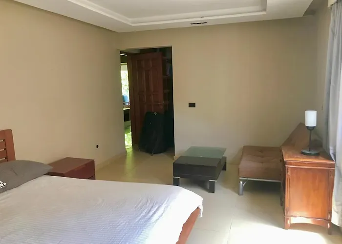 Females-Only Private Ensuite Spacious Room Cairo