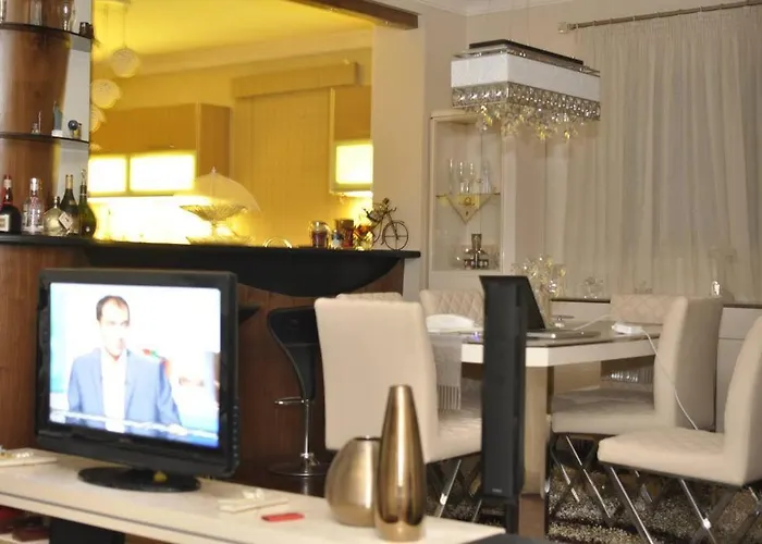 Haustierfreundliches Fancy 3Br/200M Apartment In Elite Sheraton Heliopolis Kairo