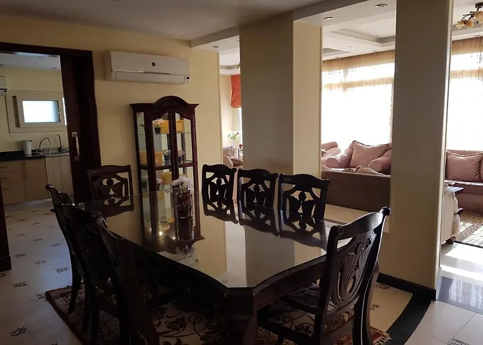 3Br - 300M2 - Golf-Overlooking Luxurious Penthouse Cairo que aceita animais de estimação