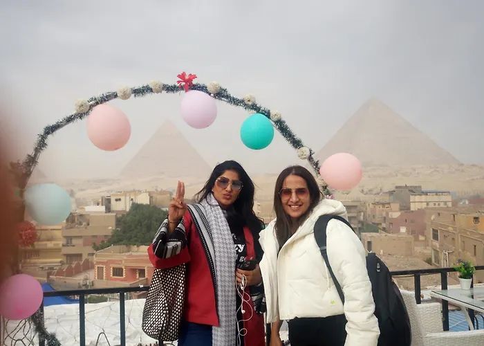 Golden Pyramids View Guest House Kafrat al Jabal