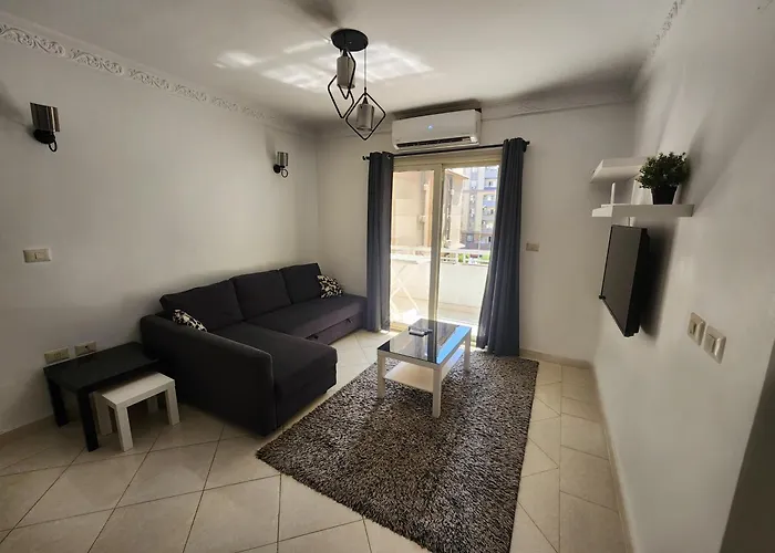 Stylish And Modern Apartment Close To The Airport Le Caire