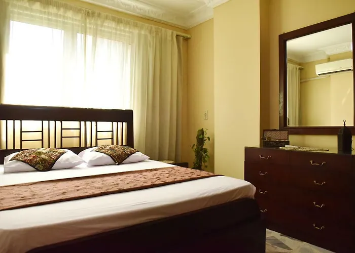 Boutique Two-Bedroom Apartment At Mohamed Farid Street Kairo
